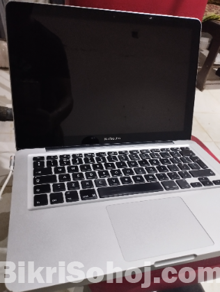 Apple MacBook Pro i5